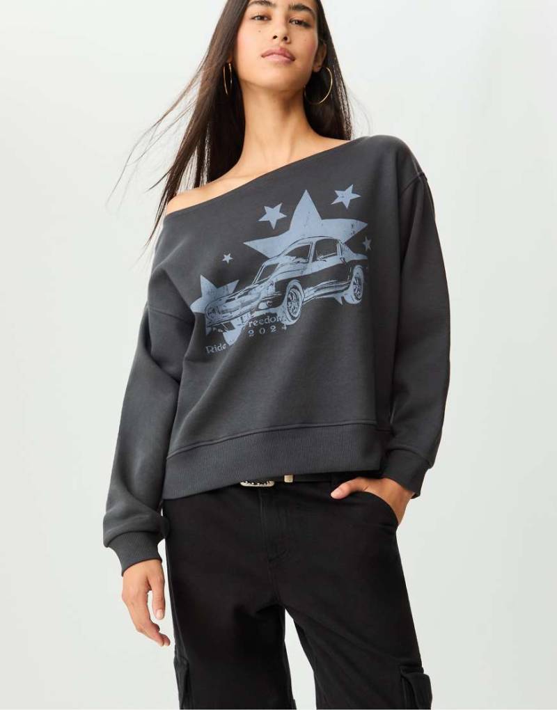 Stradivarius - Sweatshirt in Dunkelgrau mit U-Boot-Ausschnitt und Print von Stradivarius
