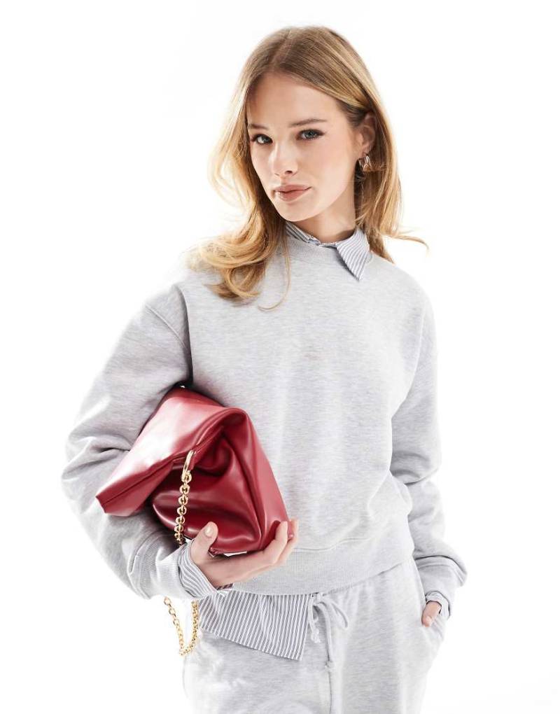 Stradivarius - Sweatshirt in Grau mit Rundhalsausschnitt von Stradivarius