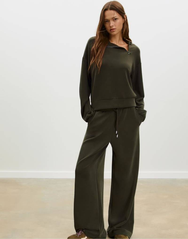 Stradivarius - Sweatshirt in Grün mit weicher Haptik und seitlichem Reißverschluss von Stradivarius