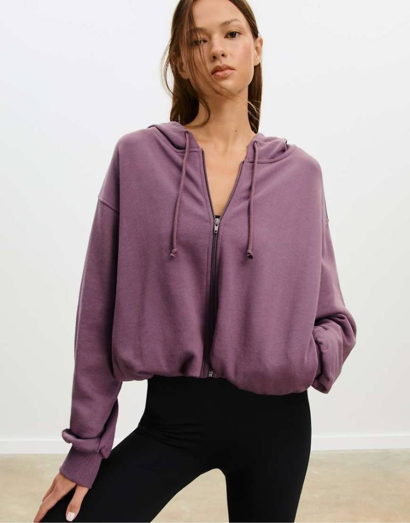 Stradivarius - Sweatshirt in Lila mit Puffärmeln und Kapuze von Stradivarius