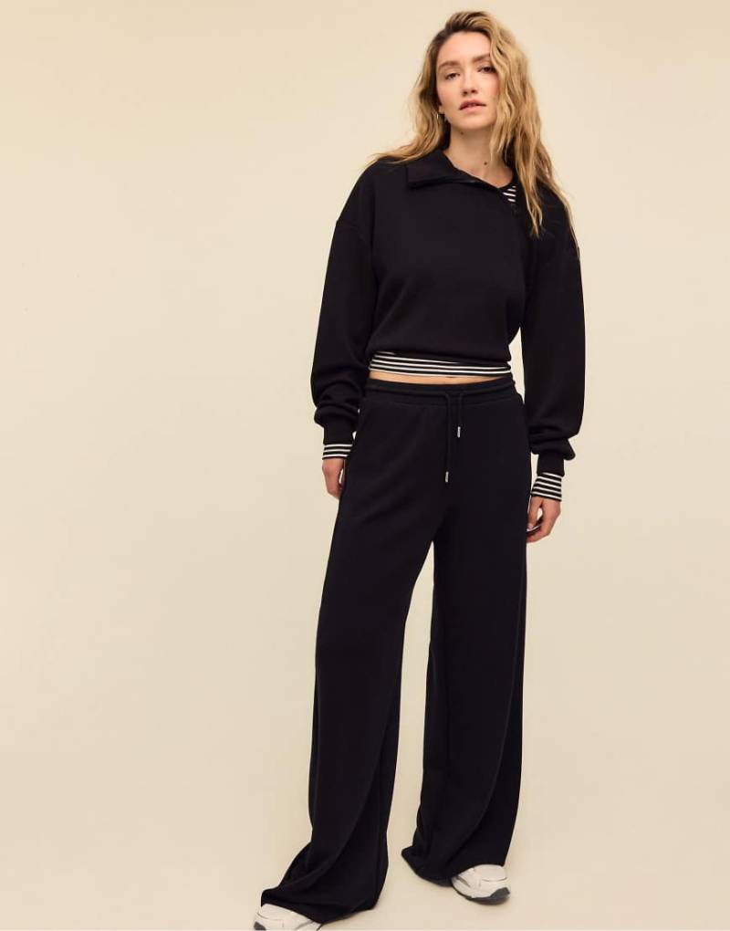 Stradivarius - Sweatshirt in Schwarz mit weicher Haptik und seitlichem Reißverschluss von Stradivarius