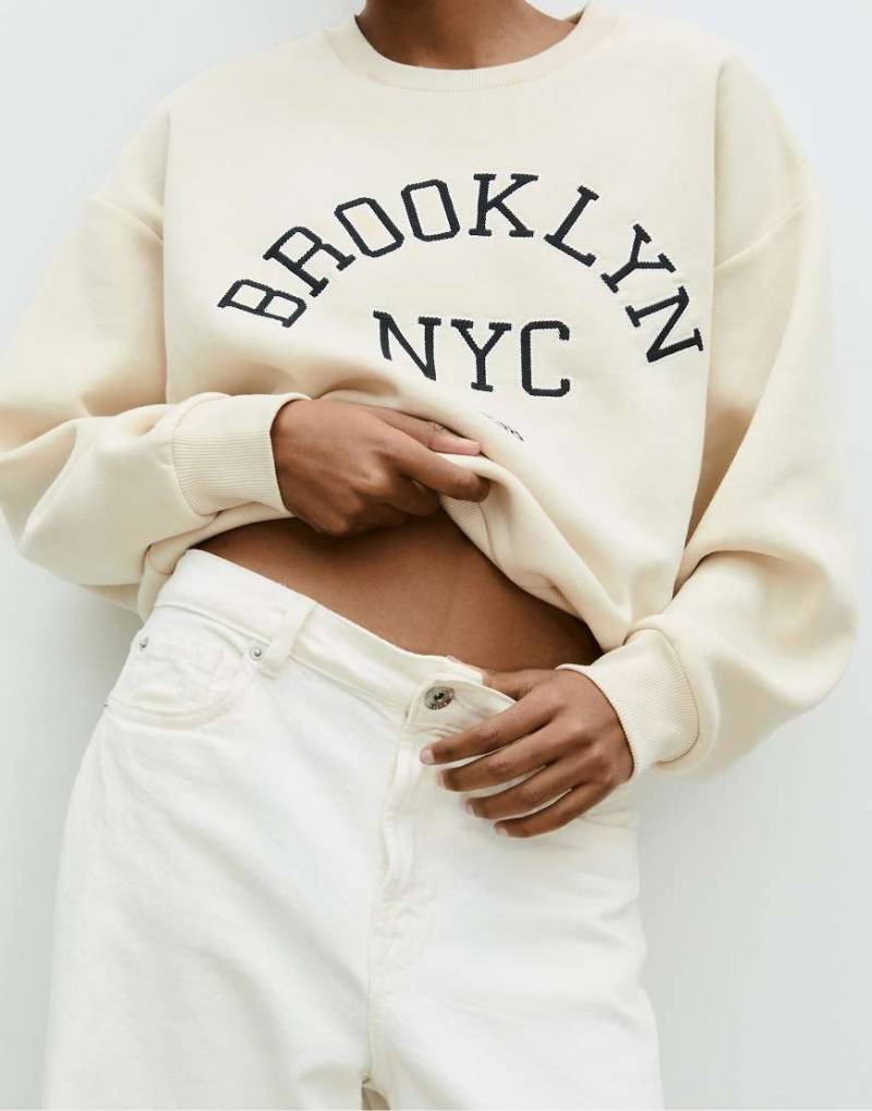 Stradivarius - Sweatshirt in Steinbeige mit Stickerei-Neutral von Stradivarius