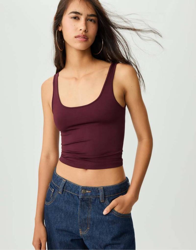 Stradivarius - T-Shirt aus Polyamid in Burgunderrot von Stradivarius