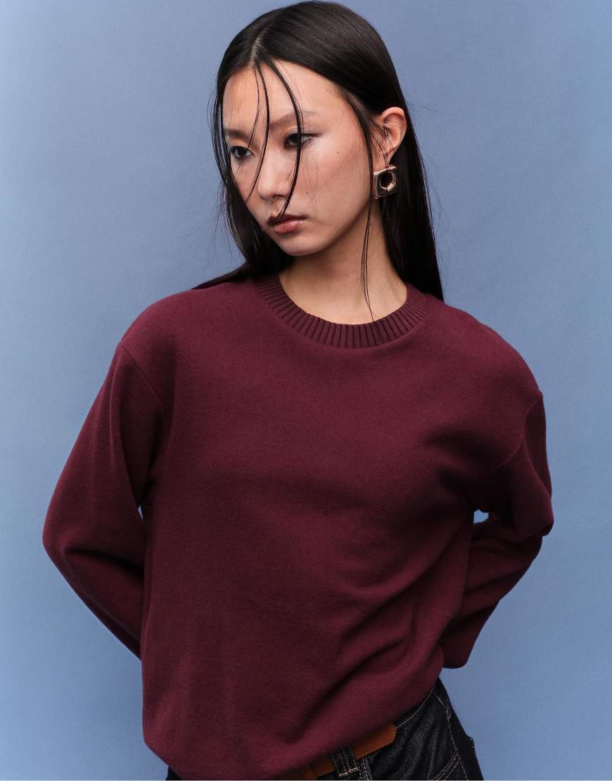 Stradivarius - T-Shirt aus Strickstoff in Aubergine mit Rundhalsausschnitt-Lila Stradivarius - T-Shirt aus Strickstoff in Aubergine mit Rundhalsausschnitt-Lila von Stradivarius