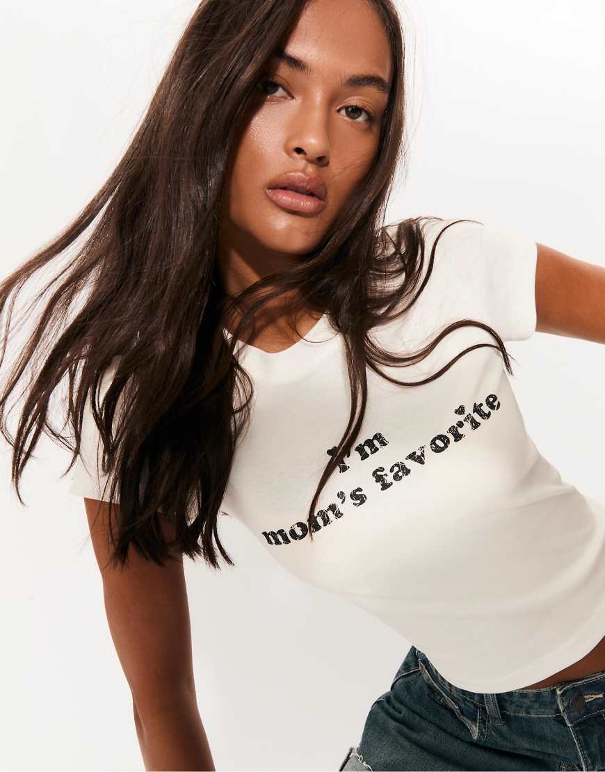 Stradivarius - T-Shirt in Schwarz mit Kirsch-Prints von Stradivarius