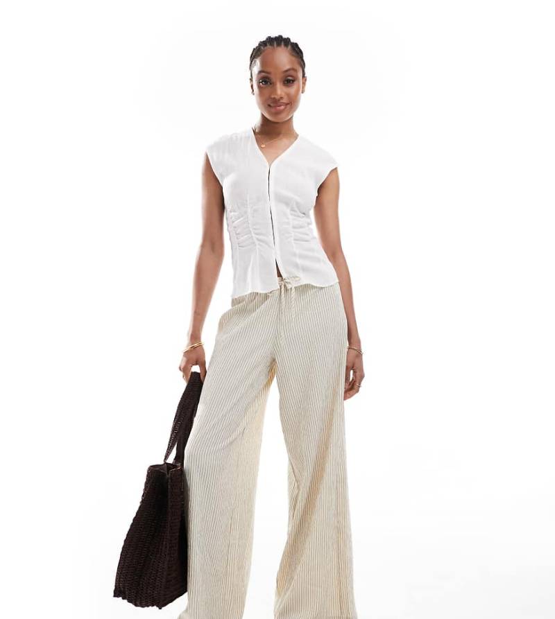 Stradivarius Tall - Hose in Leinenoptik in Ecru gestreift mit weitem Bein-Neutral von Stradivarius