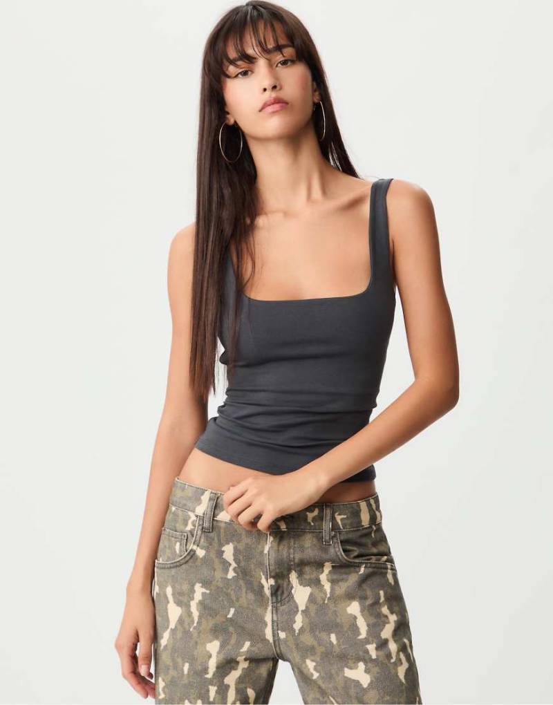 Stradivarius - Tanktop in Dunkelgrau mit eckigem Ausschnitt von Stradivarius