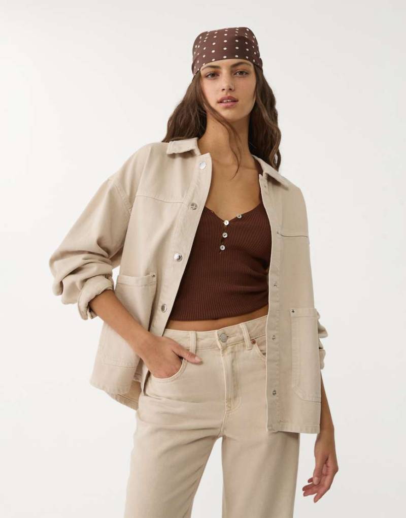 Stradivarius - Twill-Jacke in Sandbeige mit Taschen-Weiß von Stradivarius
