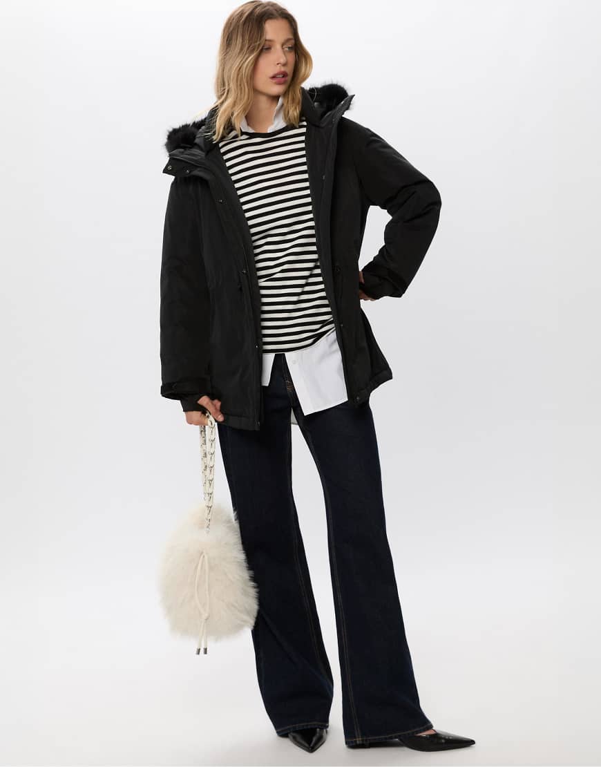 Stradivarius - Wattierter Parka in Schwarz von Stradivarius