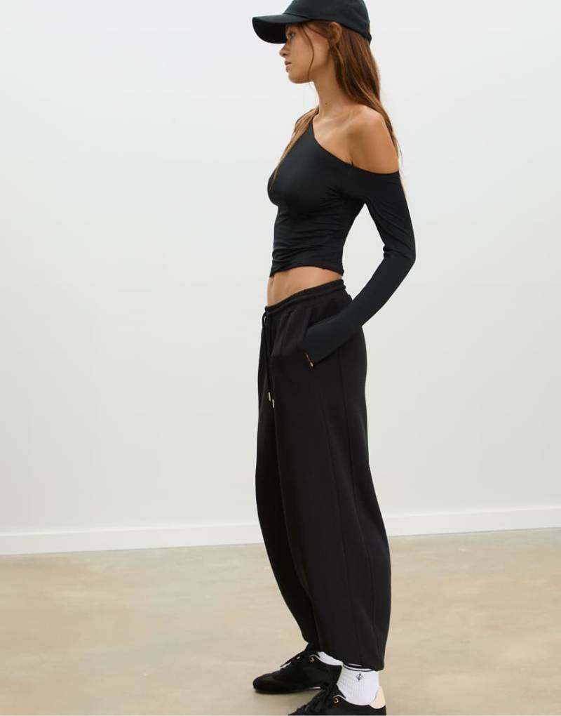 Stradivarius - Weiche, weite Jogginghose in Schwarz von Stradivarius