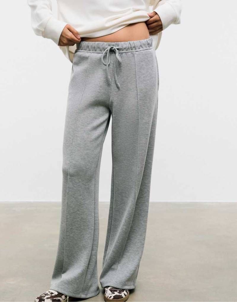 Stradivarius - Weiche Hose in meliertem Grau mit weitem Bein und Ziernaht von Stradivarius