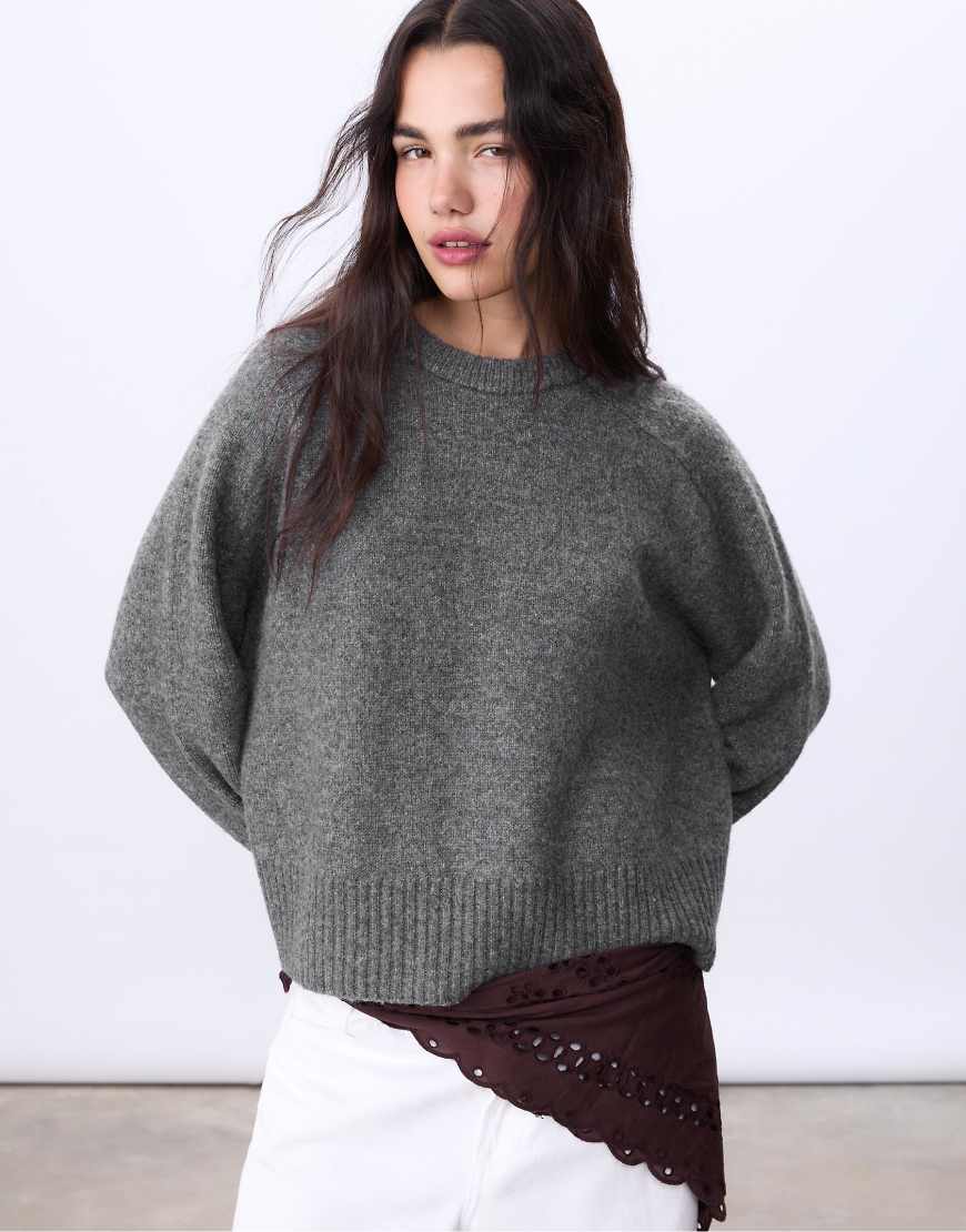 Stradivarius - Weicher Basic-Strickpullover in Dunkelgrau von Stradivarius