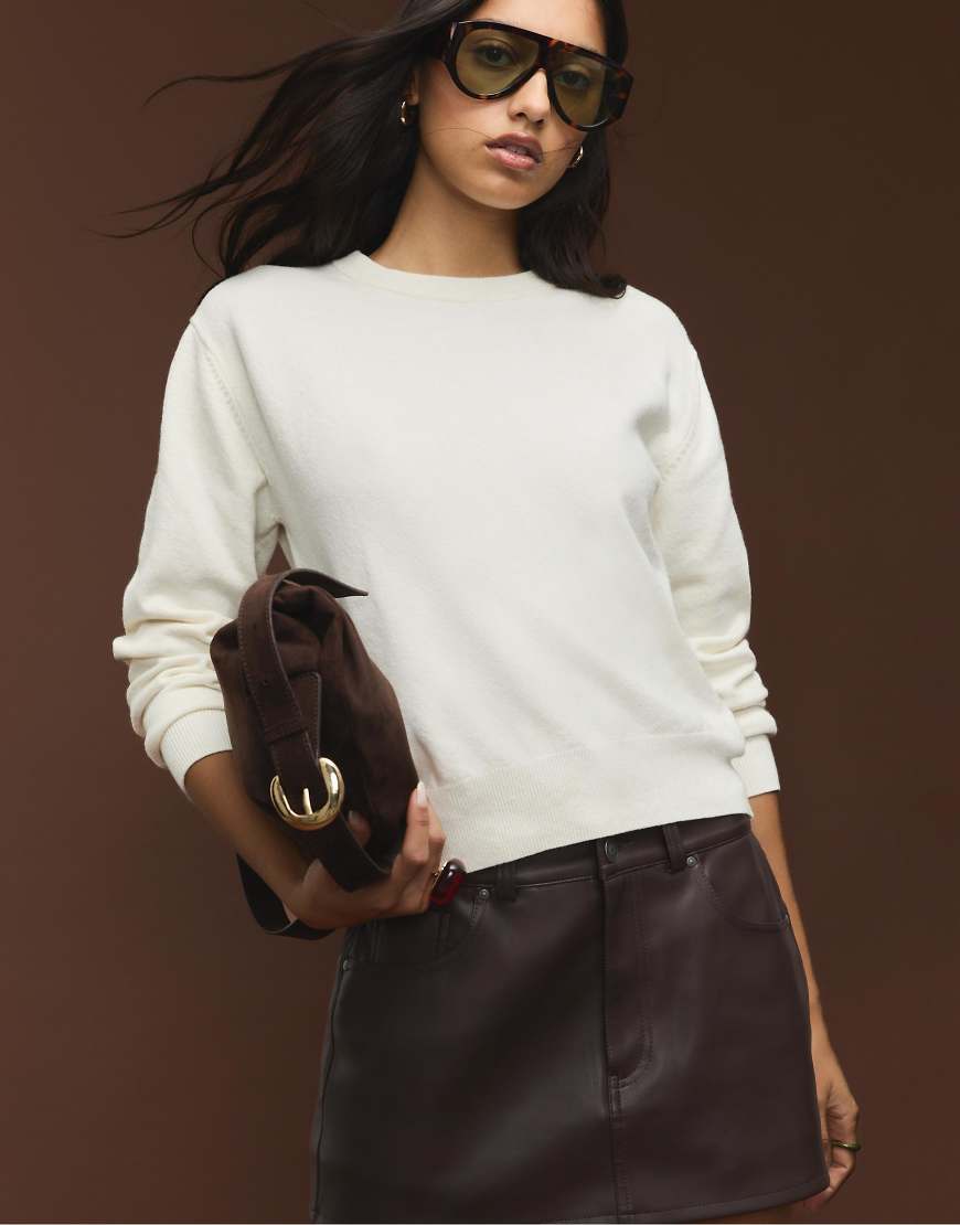 Stradivarius - Weicher Basic-Strickpullover in Ecru-Weiß von Stradivarius