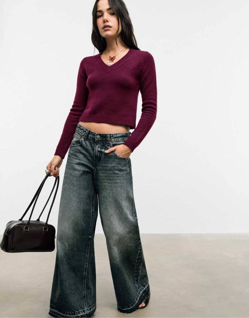 Stradivarius - Weicher Cropped-Strickpullover in Aubergine-Lila von Stradivarius