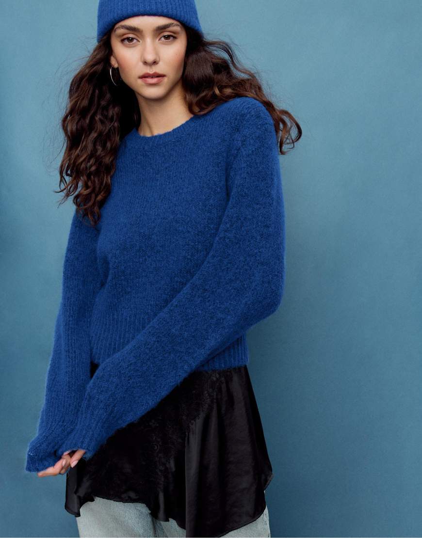 Stradivarius - Weicher Strickpullover in leuchtendem Blau von Stradivarius