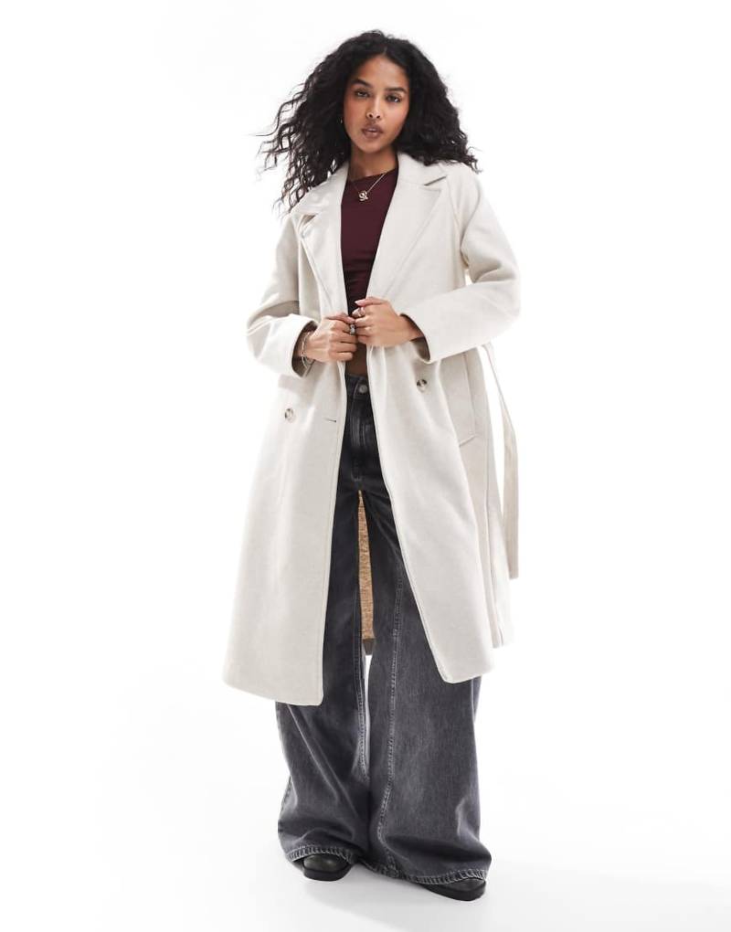 Stradivarius - Weicher Trenchcoat in Ecru-Weiß von Stradivarius