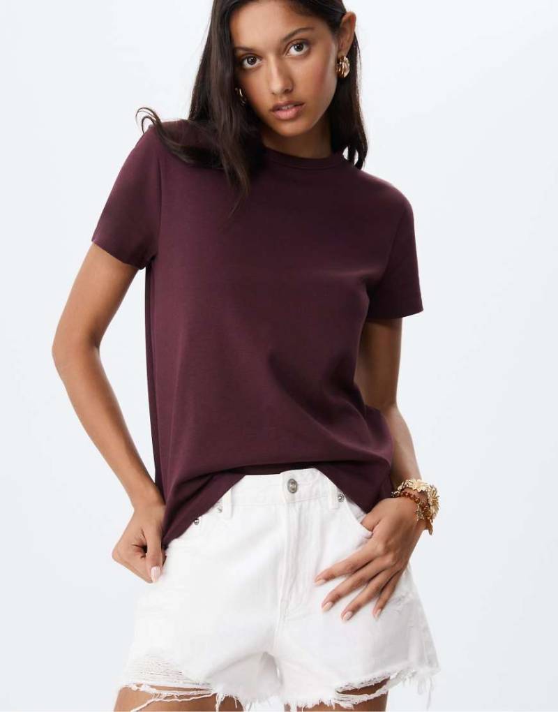 Stradivarius - Weiches Basic-T-Shirt im Regular Fit in Lila Stradivarius - Weiches Basic-T-Shirt im Regular Fit in Lila von Stradivarius