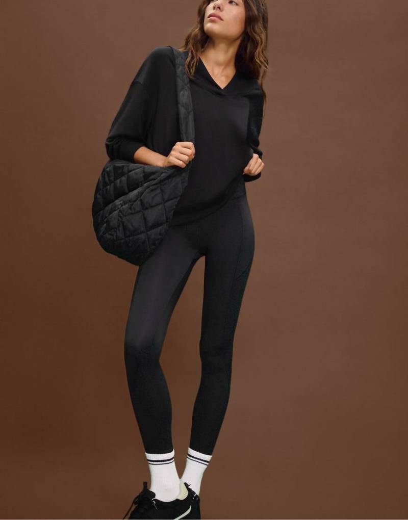 Stradivarius - Weiches Oversize-Sweatshirt in Schwarz mit Kapuze von Stradivarius