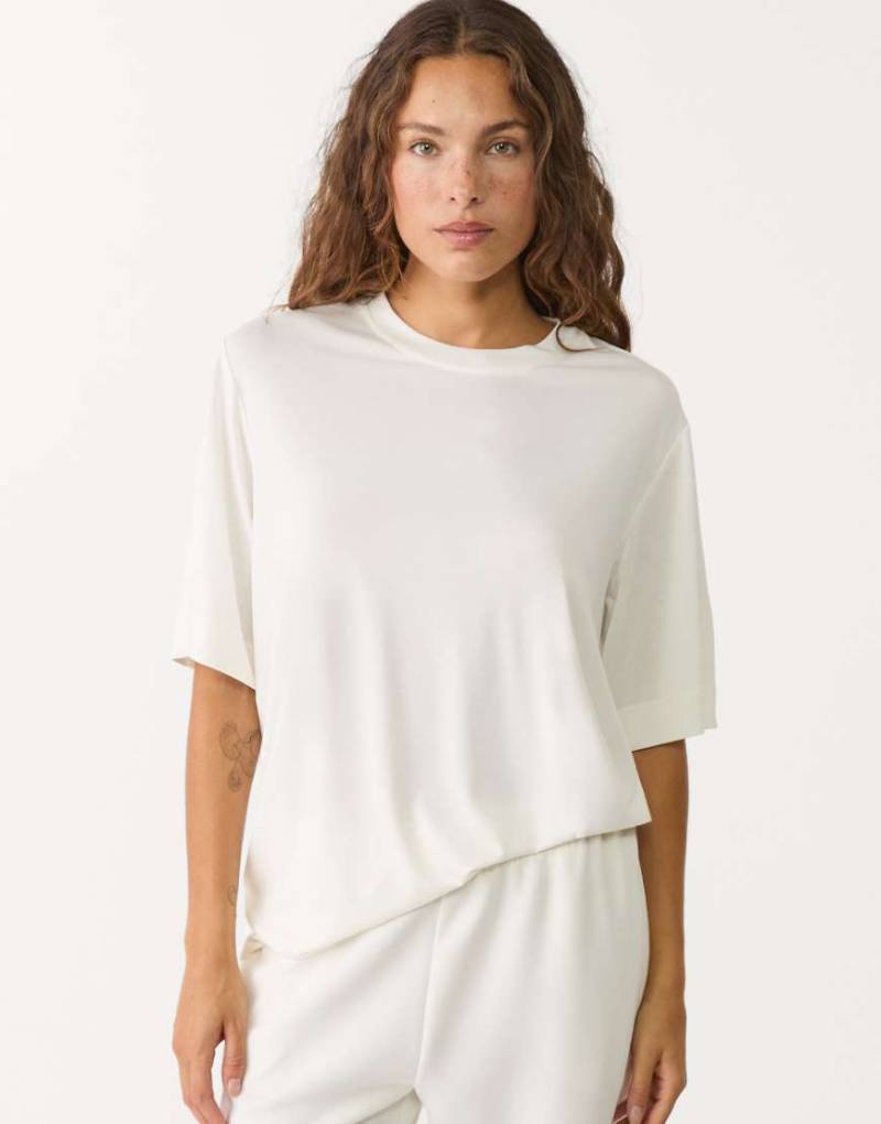 Stradivarius - Weiches Oversize-T-Shirt in Ecru-Weiß von Stradivarius