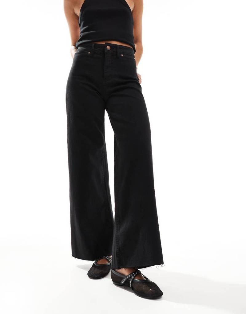Stradivarius - Weit geschnittene Jeans in Schwarz von Stradivarius