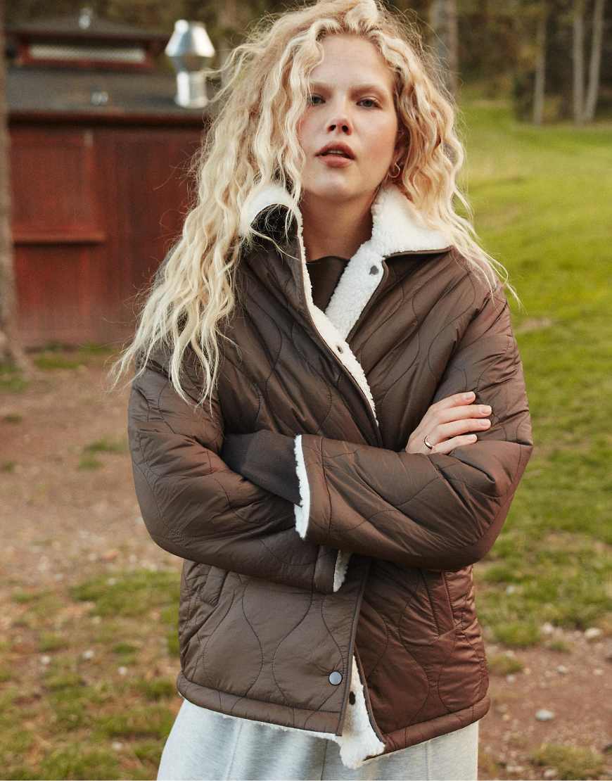 Stradivarius - Wendejacke mit braunem Lammfellimitat-Futter-Brown von Stradivarius