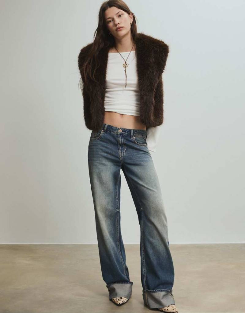 Stradivarius - Weste aus Kunstpelz in Braun-Brown von Stradivarius