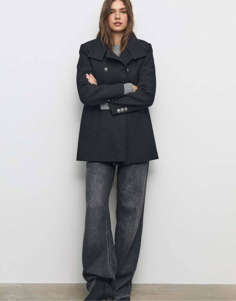 Stradivarius - Zweireihiger Mantel in Schwarz von Stradivarius