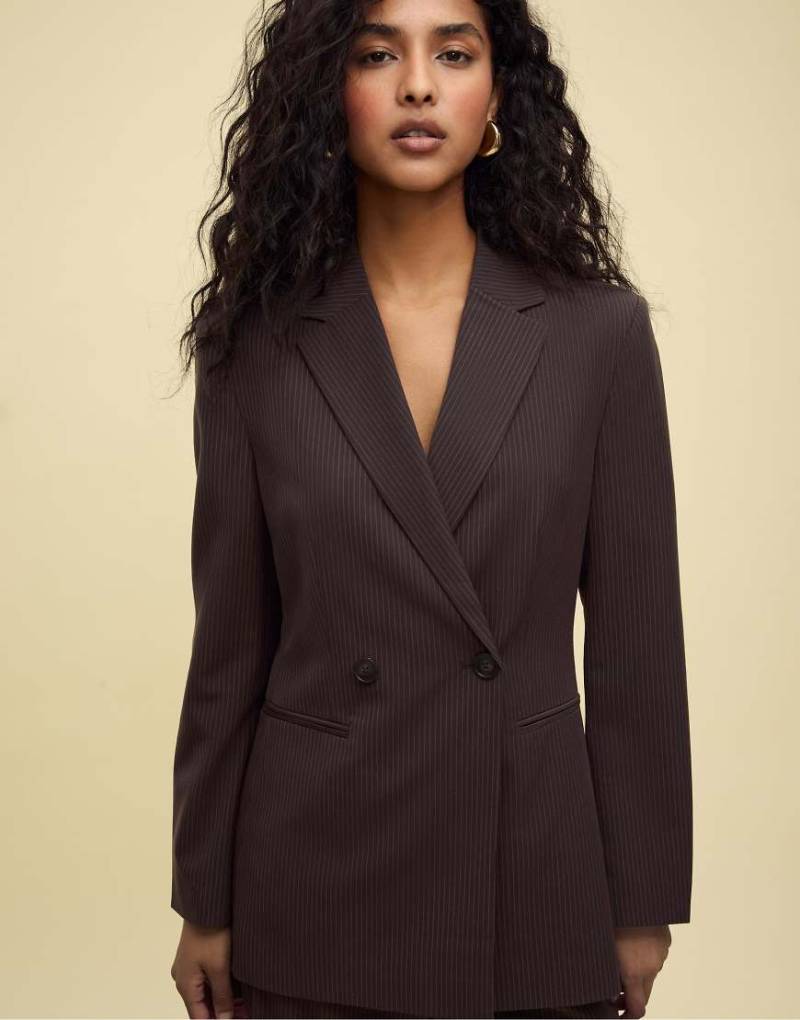 Stradivarius - Zweireihiger Slim-Fit-Blazer in Braun mit Streifen-Brown von Stradivarius