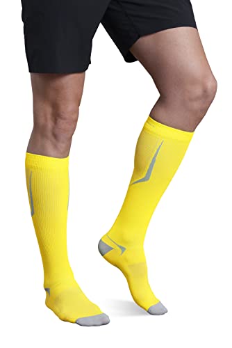STRAMMERMAX Performance® Compression Socks | Herren | Sports Line | Shapewear, Atmungsaktiv (M (39-41), Gelb) von Strammer Max - Men's Shapewear