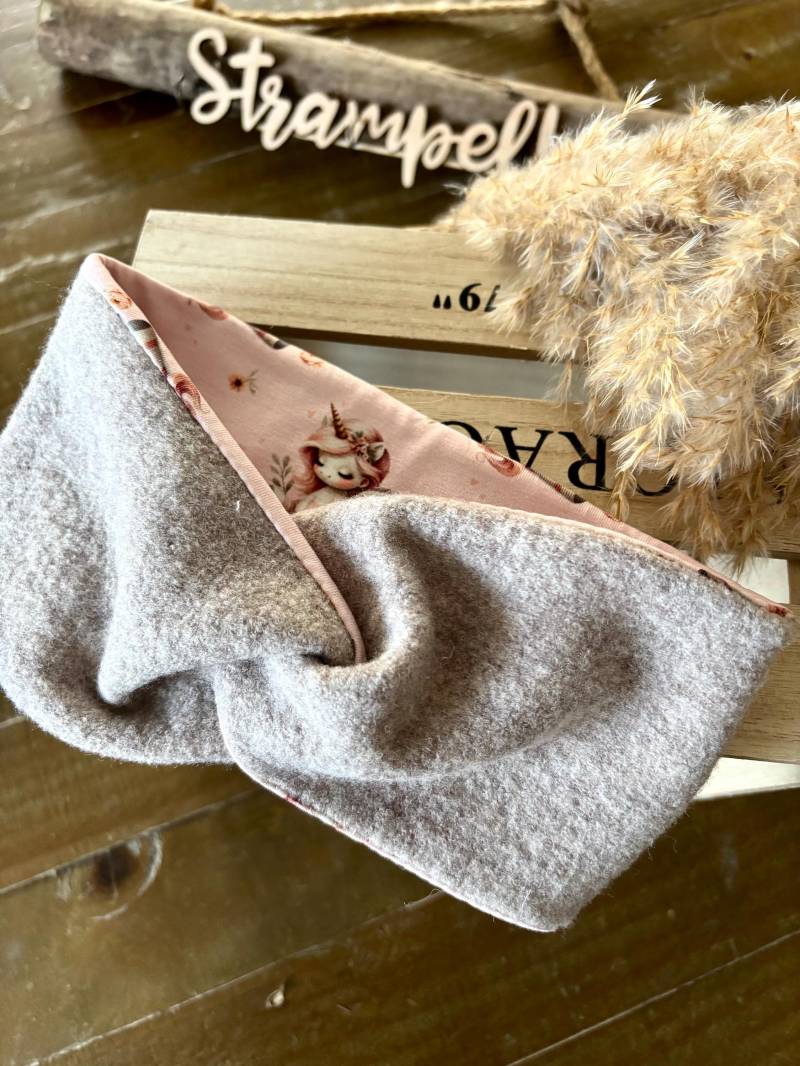 Handgefertigtes Stirnband Aus Merinowolle - Perfekt Für Pferdemädchen, Kinder | Kuschelig, Stilvoll Und Warm, Atmungsaktiv von Strampelkind