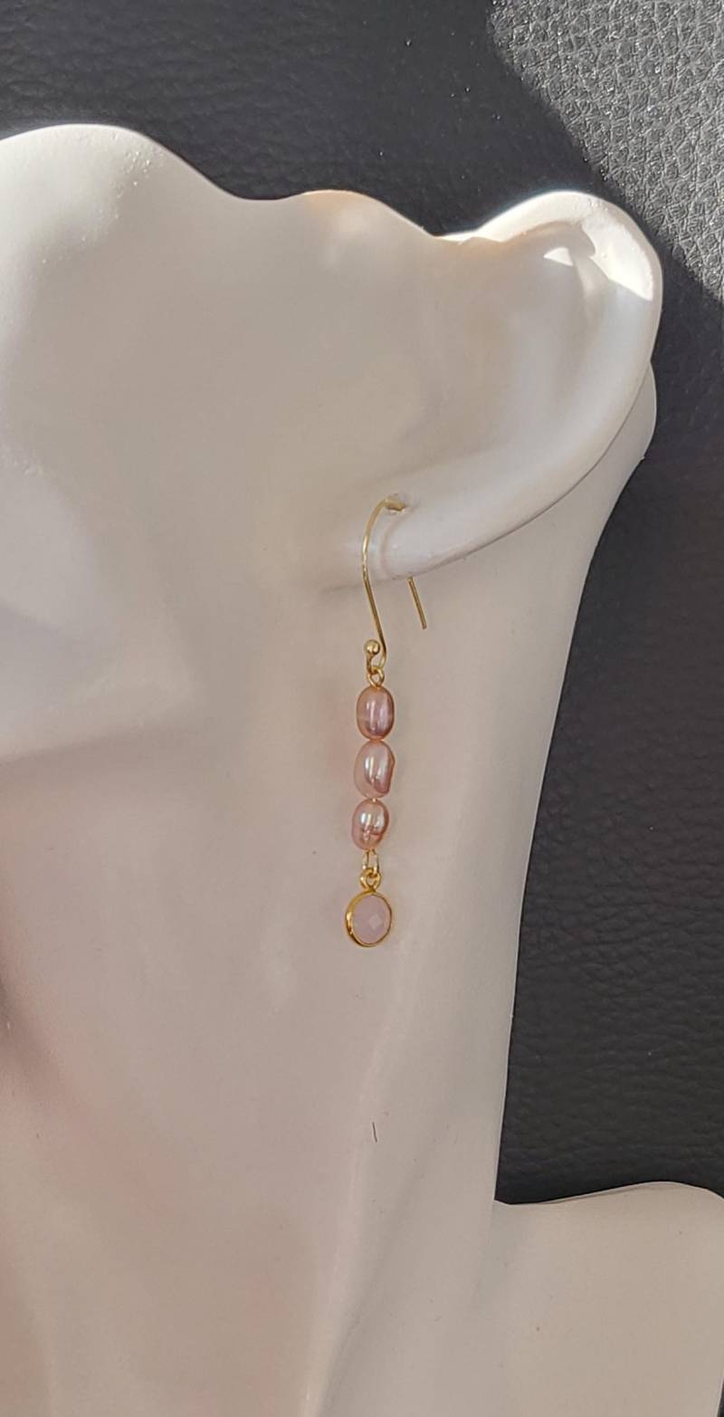 Süßwasserperlen Ohrhänger, Lachsfarben, Rosenquarzanhänger 925 Sterling Silber 18Ct Vergoldet Süßwasserperlen Ohrhänger, Lachsfarben, Rosenquarzanhänger 925 Sterling Silber 18Ct Vergoldet von Strand7
