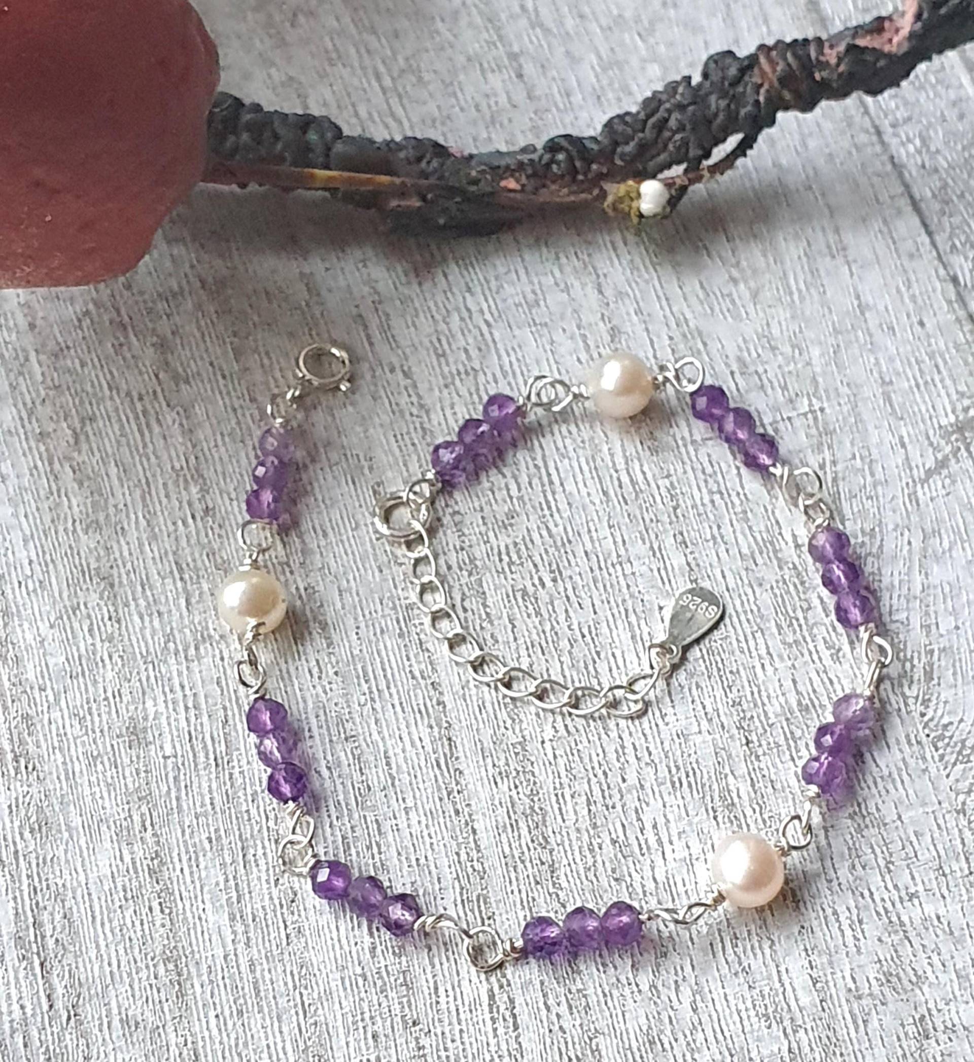 Zartes Amethyst Armband 925 Silber Mit Aaa Süßwasserperlen in Wunschlänge -Geschenk Für Frauen - Minimalistisch Zartes Amethyst Armband 925 Silber Mit Aaa Süßwasserperlen in Wunschlänge -Geschenk Für Frauen - Minimalistisch von Strand7