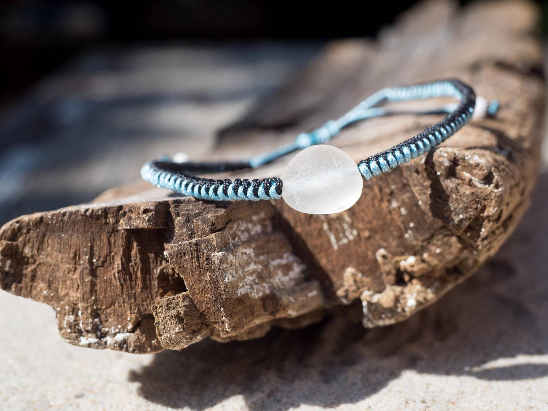 Seeglas Armband "Wellen" Mit Schiebeknoten von Strandgoods