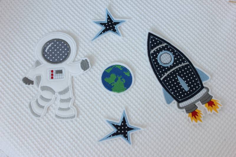 Aufnäher-Set Weltall Astronaut Rakete Satelit Erde von Strandwolke