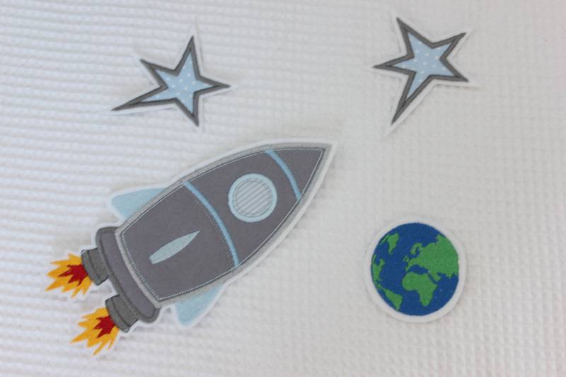 Aufnäher-Set Weltall Grau Hellblau Rakete Sterne Erde von Strandwolke