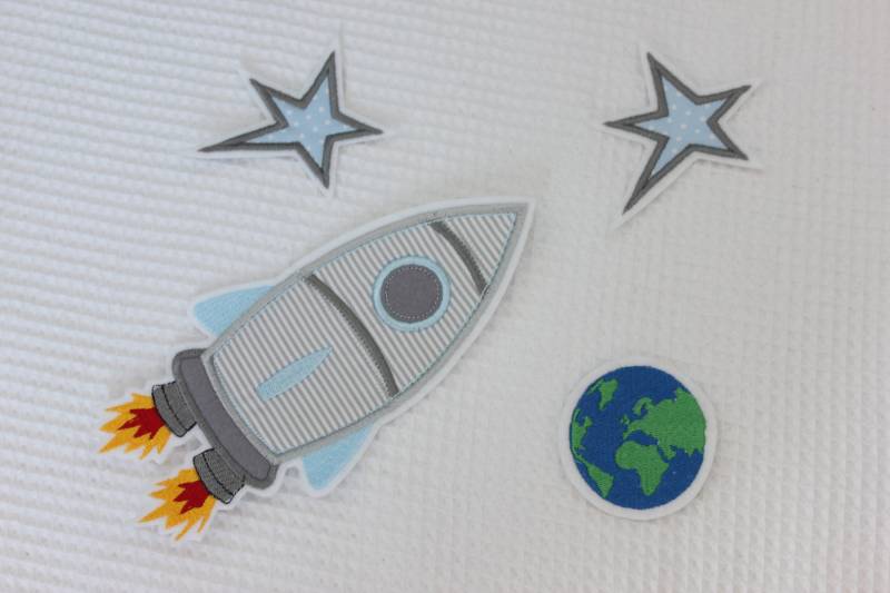 Aufnäher-Set Weltall Grau Hellblau Rakete Sterne Erde von Strandwolke