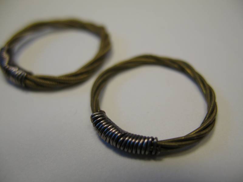 Gitarre String Ring, Recycling Gelbgold Und Silber Größe 6, Benutzerdefinierte Größen, Herren Womens Upcycled von StrangeKage
