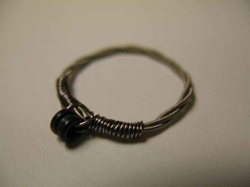 Gitarre String Ring, Recycling Silber Und Schwarz Größe 7, 5, Benutzerdefinierte Größen, Herren Womens Musiker Geschenk von StrangeKage