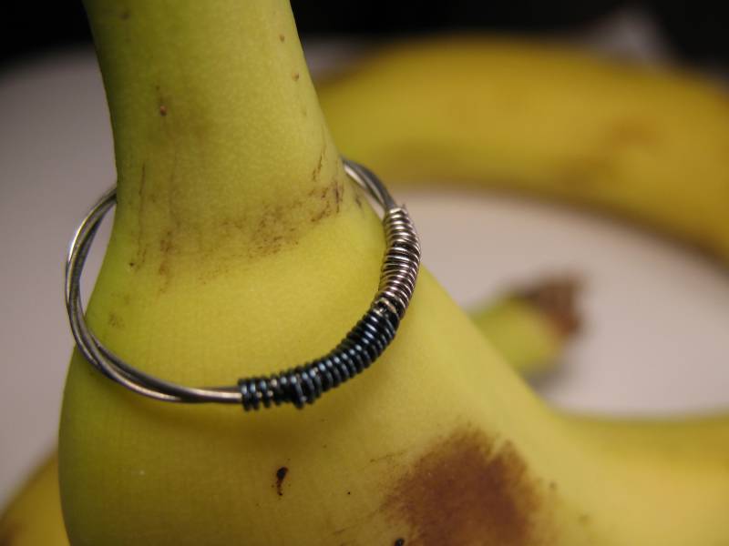 Recycelter Gitarren String Ring, Blau Und Silber Individuelle Größen, Individuelle Farben, Herren Frauen Upcycled, Musiker Geschenk von StrangeKage