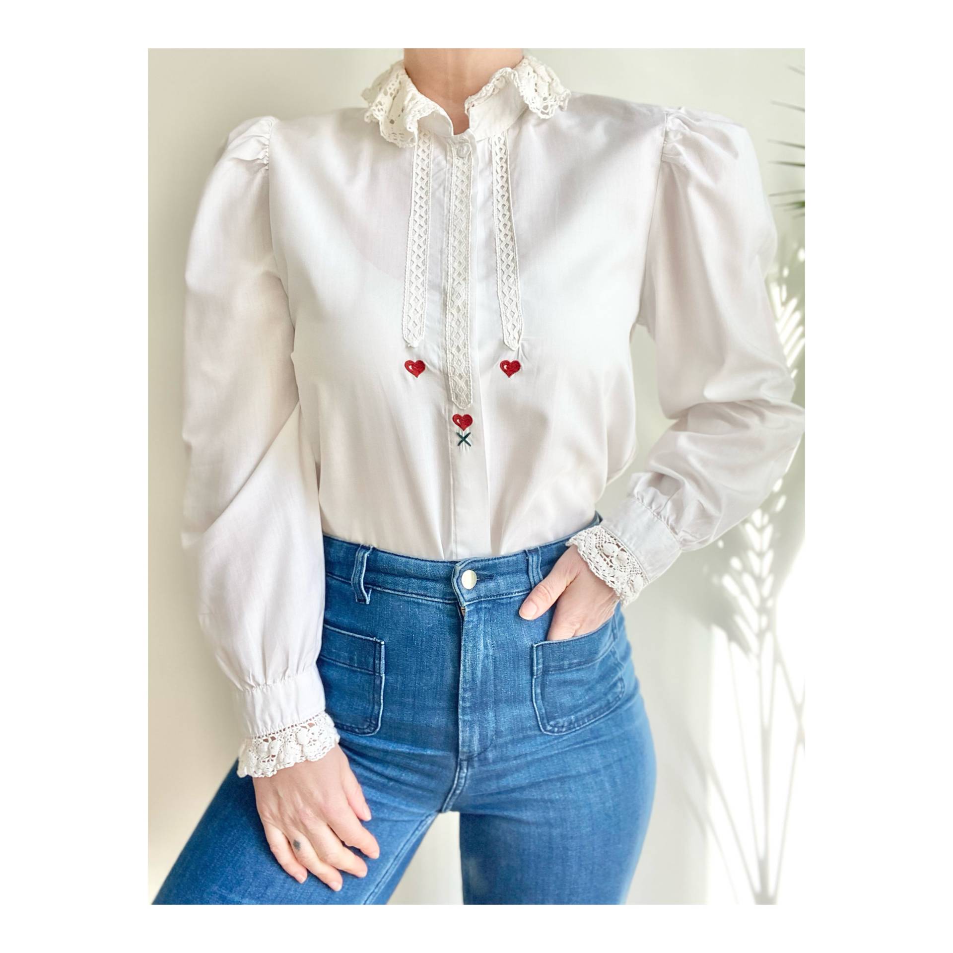 Vintage Weiße Liebe Herzen Prairie Cotton Floral Ruffle Cottage Core Rüschen Bluse Vintage Weiße Liebe Herzen Prairie Cotton Floral Ruffle Cottage Core Rüschen Bluse von StrangeMoonVintageDE