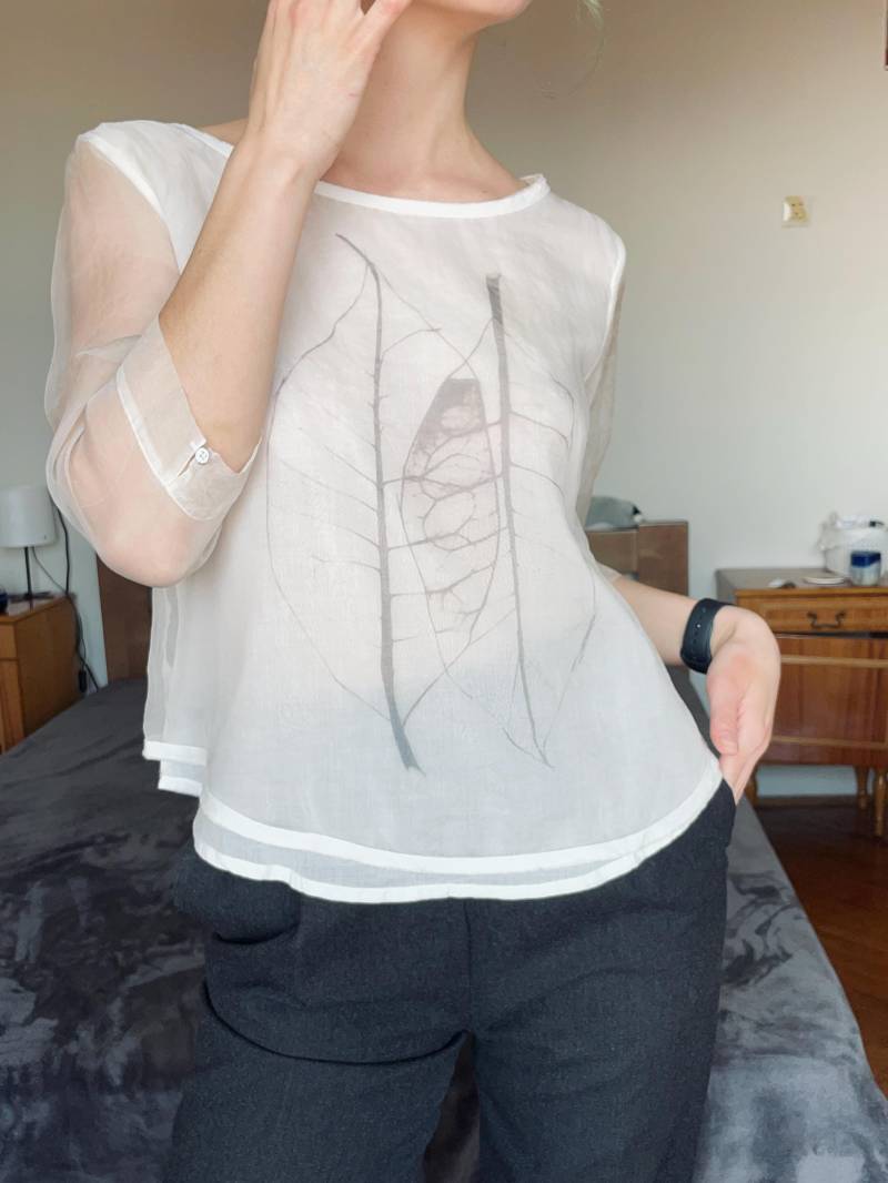 Flüsternde Blätter - Vintage Transparente Seidenbluse von StrangeThingsShop