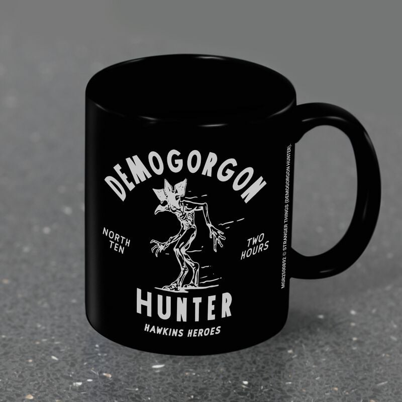 Stranger Things Demogorgon Hunter Tasse schwarz von Stranger Things