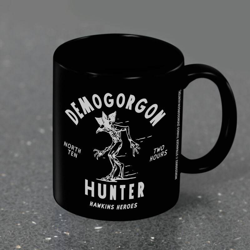 Stranger Things Demogorgon Hunter Tasse schwarz von Stranger Things