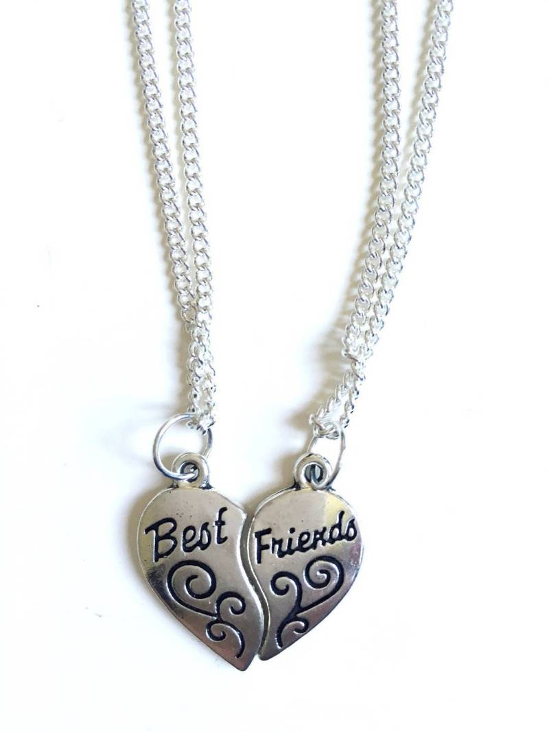 Doppelte Best-Friend-Halskette. Herz in Zwei Hälften Geteilt. Schmuck Zum Verschenken Doppelte Best-Friend-Halskette. Herz in Zwei Hälften Geteilt. Schmuck Zum Verschenken von YGIEPARIS