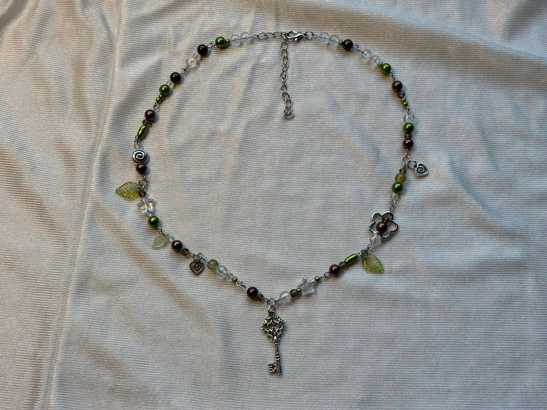 Fairy Necklace - Whimsical Fairycore Whimsygoth Alternative Unique Swirl Key Fantasy Reader Dark Academia Autumn Fall Witch Wicca von Strawberrycupcake222