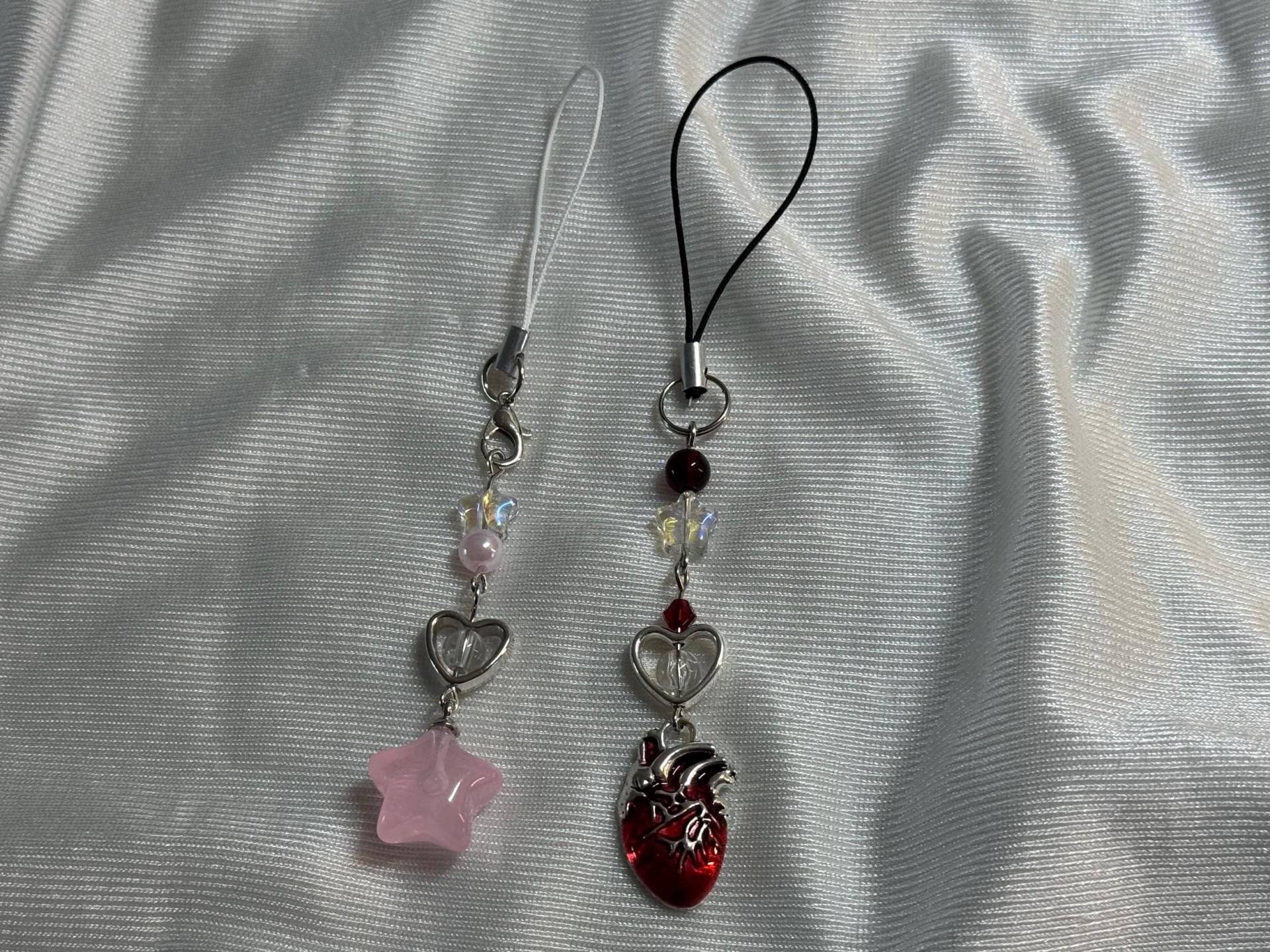 Nana Charm - Coquette Anime Manga Ribbon Balletcore Pink Bag Accessory Kawaii Keychain Rockstargf Gothic Heart Star Dark Red Hear von Strawberrycupcake222