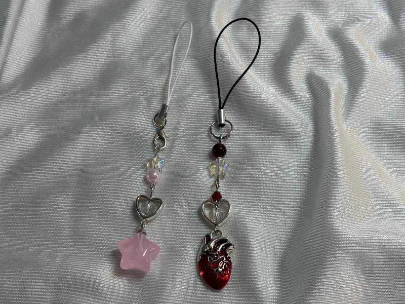 Nana Charm - Coquette Anime Manga Ribbon Balletcore Pink Bag Accessory Kawaii Keychain Rockstargf Gothic Heart Star Dark Red Hear von Strawberrycupcake222