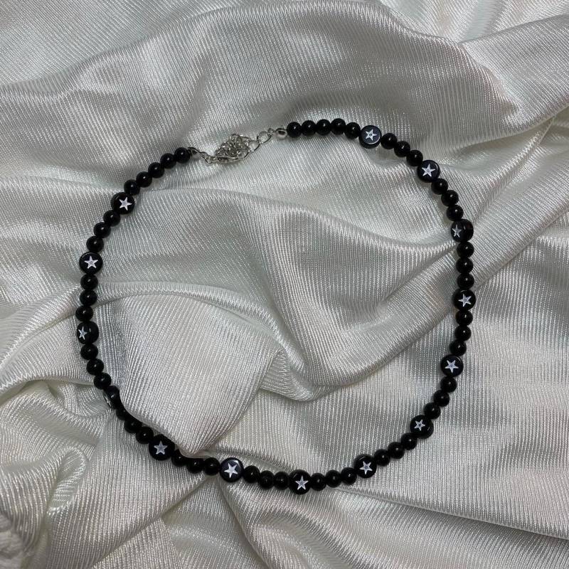 Space Oddity Necklace - David Bowie Stars Black Beaded Alternative Gothic Dark Academia Simple Grunge Emo von Strawberrycupcake222