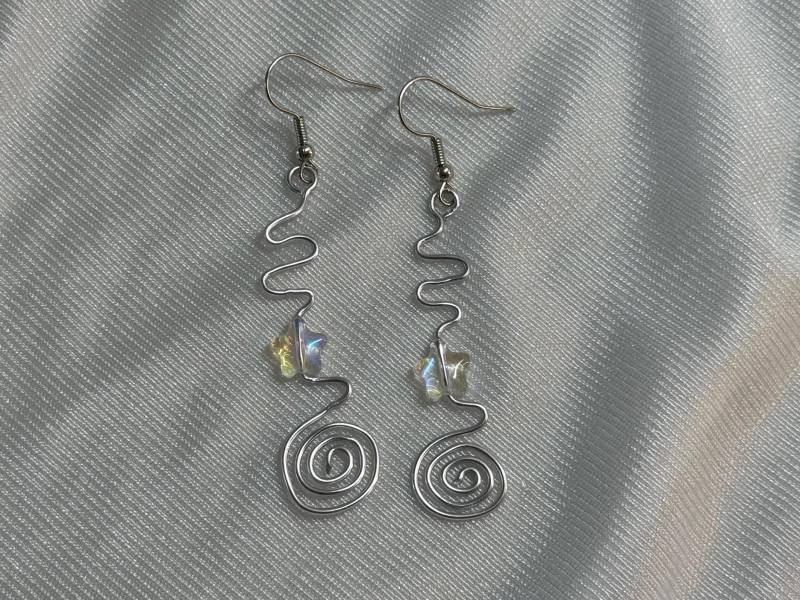 Swirl Earrings - Whimsical Summer Fairycore Witch Unique Star Bold Whimsigoth Alternative Dangly Wire von Strawberrycupcake222