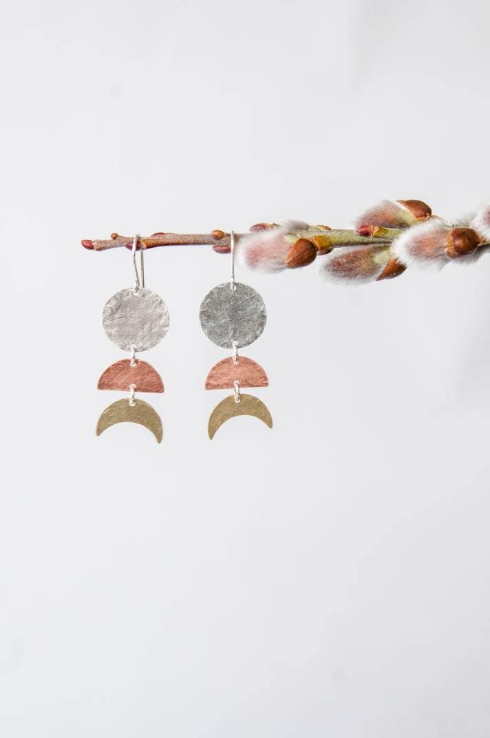 Mond-Phase-Ohrringe - Gemischte Metall Mond Zyklus Baumelt von StrayStones